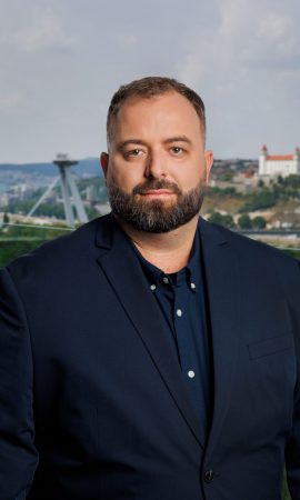 Pavol Závacký - riaditeľ úseku prevádzky, infraštruktúry a bezpečnosti